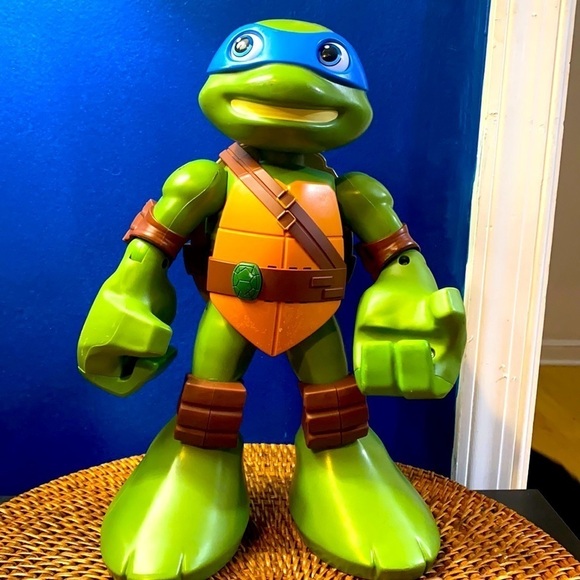 Viacom International Other - 2014 Viacom International, Inc. Playmates Talking Teenage Mutant Ninja Turtle